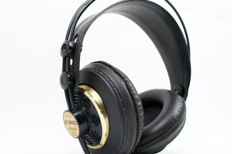 Headphones - Black Corded Headset